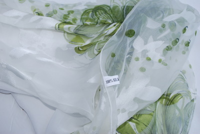 杭州藍(lán)美卡絲巾 廠家直銷，高貴新穎，現(xiàn)貨熱銷中